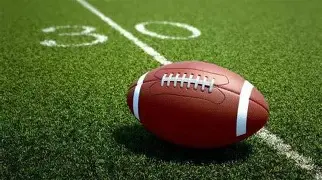 ng28娱乐- 橄榄球夜战：海滨灰熊队大胜岭北貔貅队，临门一脚致胜。