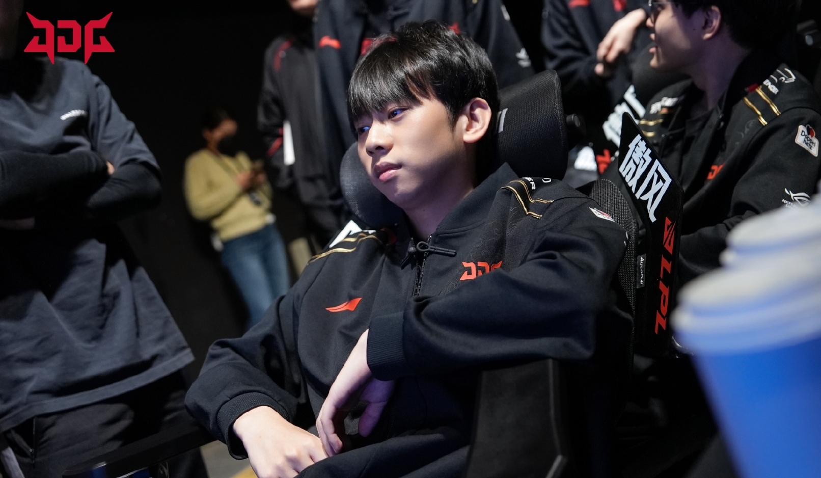 ng28-Scout重返赛场,比赛局势复杂首场状态出色,中国队观众沸腾!赛场气氛高涨的简单介绍