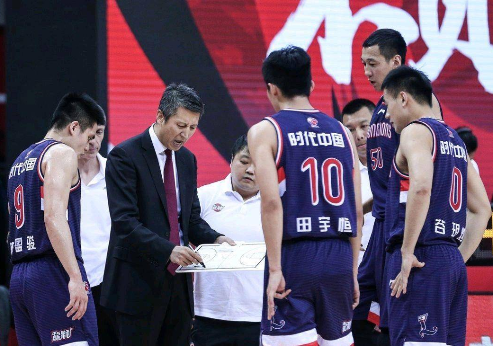 南宫28- 洛杉矶湖人迎CBA常规赛关键赛，今晚战术微调，压力陡增，医务组通报恢复