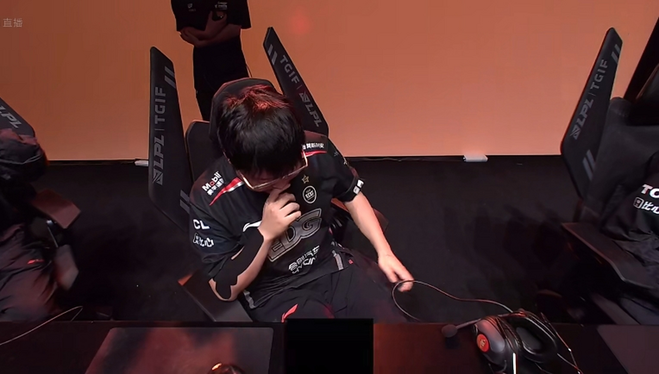 ng28娱乐-包含Uzi迎来十二赛季高光表现,FPX球迷沸腾!的词条