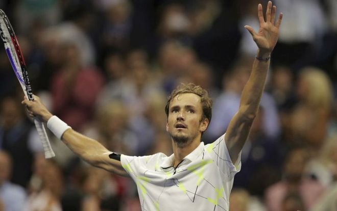 ng28娱乐-费德勒巅峰对决，西亚卡姆与40激战C9分钟，战术调整胜负难料！的简单介绍